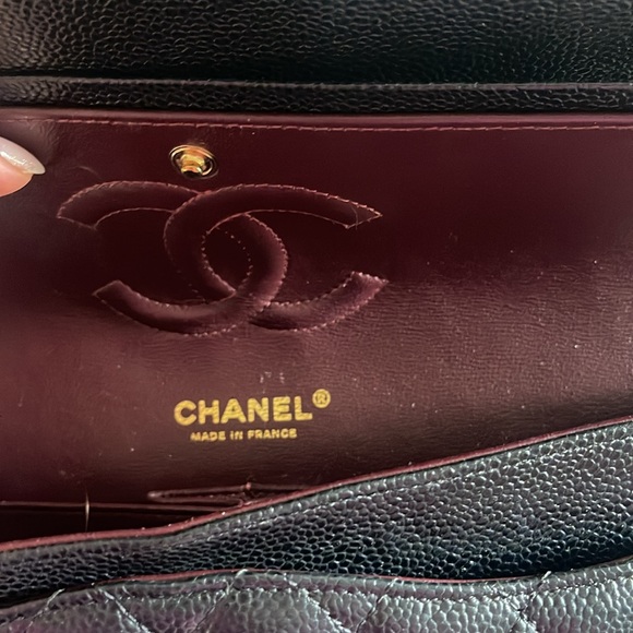 🛑 and read 💯 Authentic Chanel Bag- medium size.Has been stolen by breaking in - Picture 3 of 4